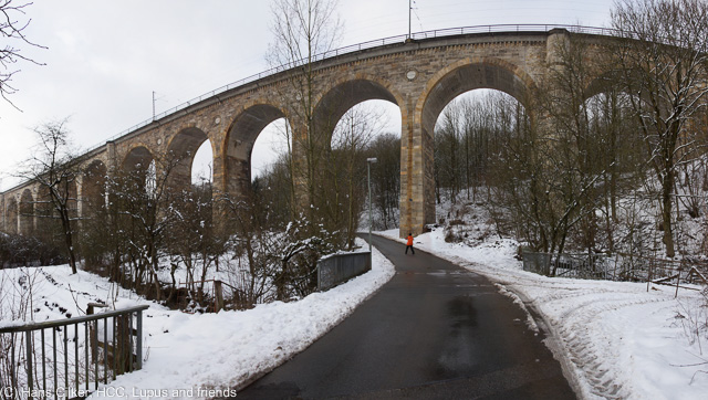 von der Dampflok hoch zu den Windrädern und über den Kleinen Viadukt zurück