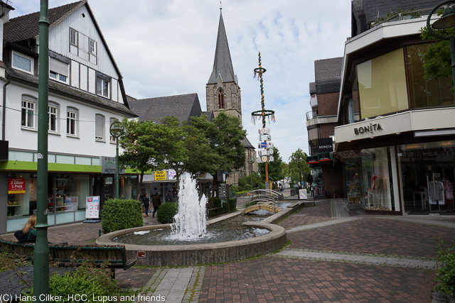back auf der Waldroute und es geht sehr fein weiter, erst hinauf auf die Höhen oberhalb der Sorpe, dann runter nach Sundern und wieder hoch in den Wald vor Arnsberg, da geht es dann zurück, das Wetter wird zunehmend schlechter.