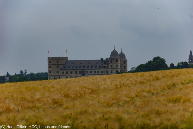 Wir starten bei Regen und bis auf einen kurzen Moment lassen uns die Wolken auch nicht in Ruhe, als wir mit der Mittagspause fertig sind gehts wieder los aber da sind wir schon am Auto