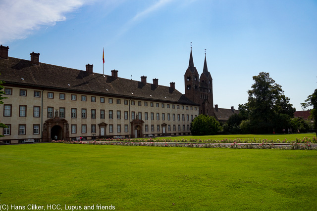 von Höxter mit dem maroden Parkhaus geht es nach Corvey dem Weltkulturerbe und dann in die Stadt, eine Baustelle vom Feinsten.