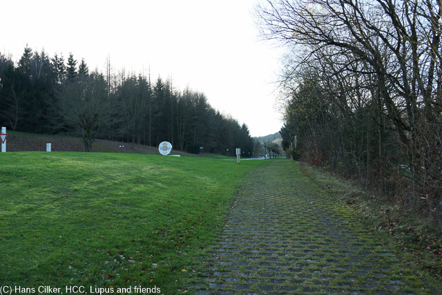 So ein kleines Scheißerchen von Weg müssen wir noch machen, so knapp 4 km fehlen dann ist der Weg fertig, aber erst auf den letzten Drücker wird die Sonne fein.